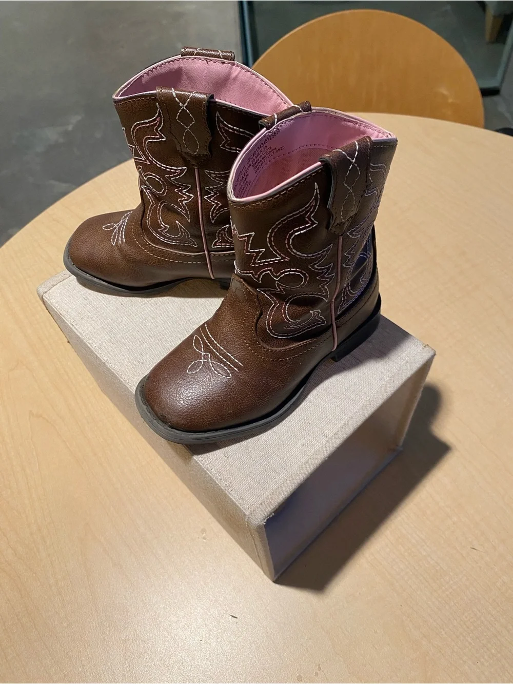 Kids little girl Brown Cowgirl Boots Wonder Nation’s Pink Lining in size 8